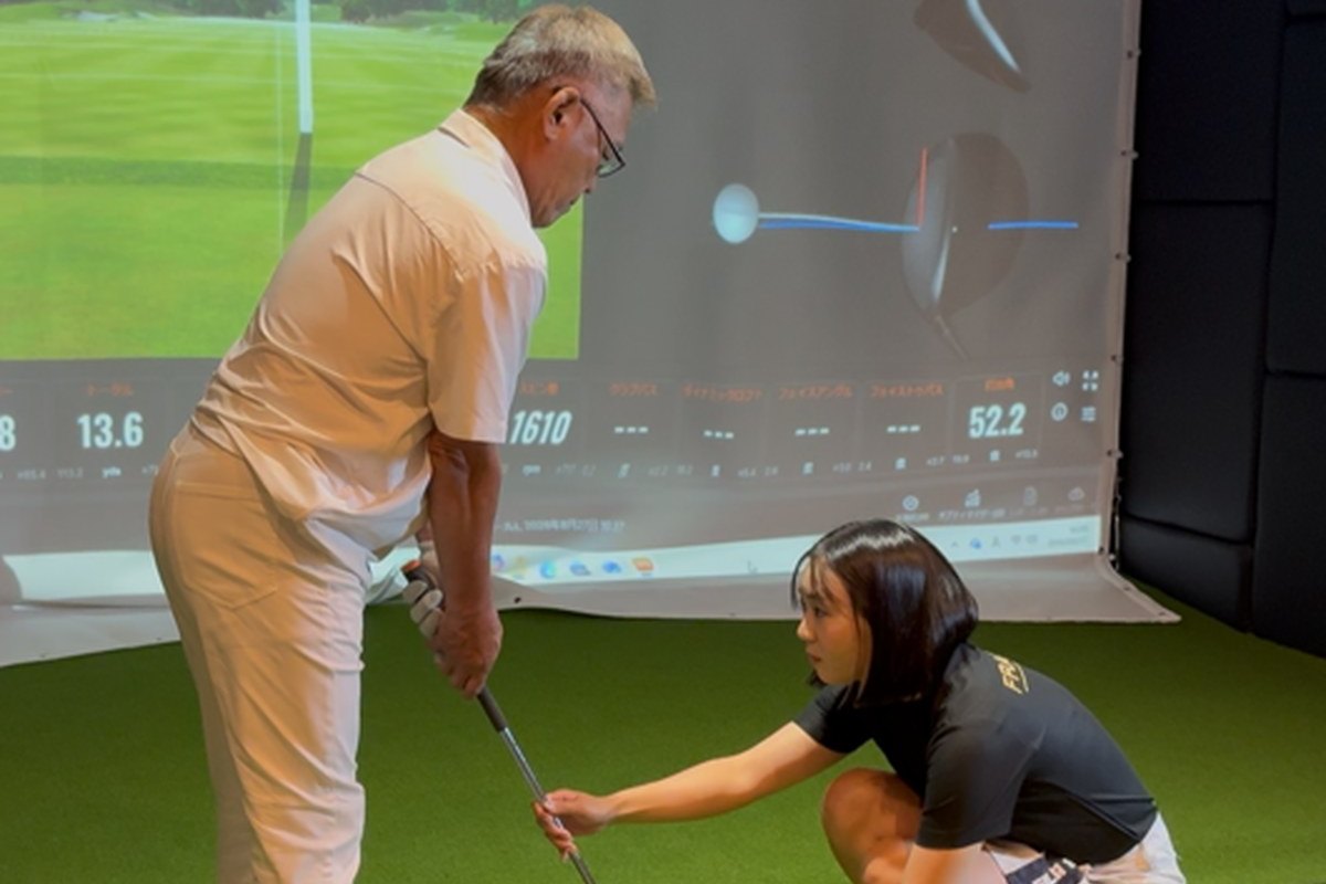 TrackMan 4 のデータを見ながらのマンツーマンレッスン（姫路 FRANK GOLF）