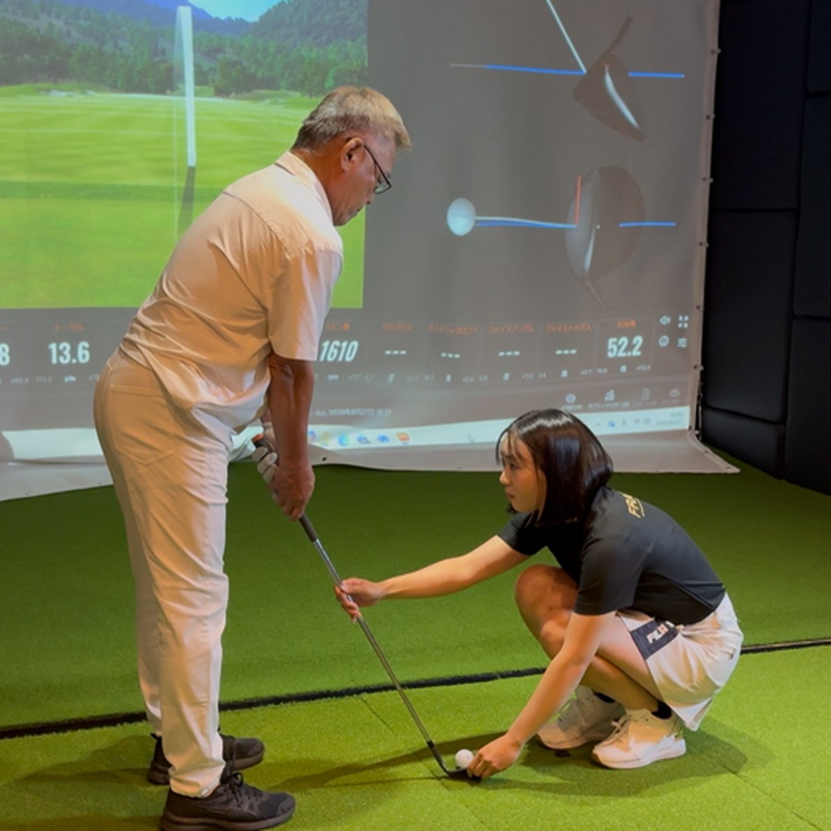 FRANK GOLF 姫路のゴルフレッスン。所属プロ「らら」がボール位置から丁寧に指導